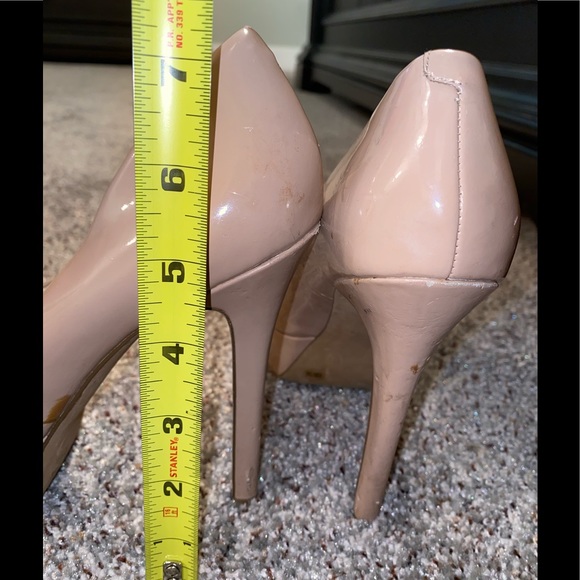Jessica Simpson Pumps - Picture 2 of 4